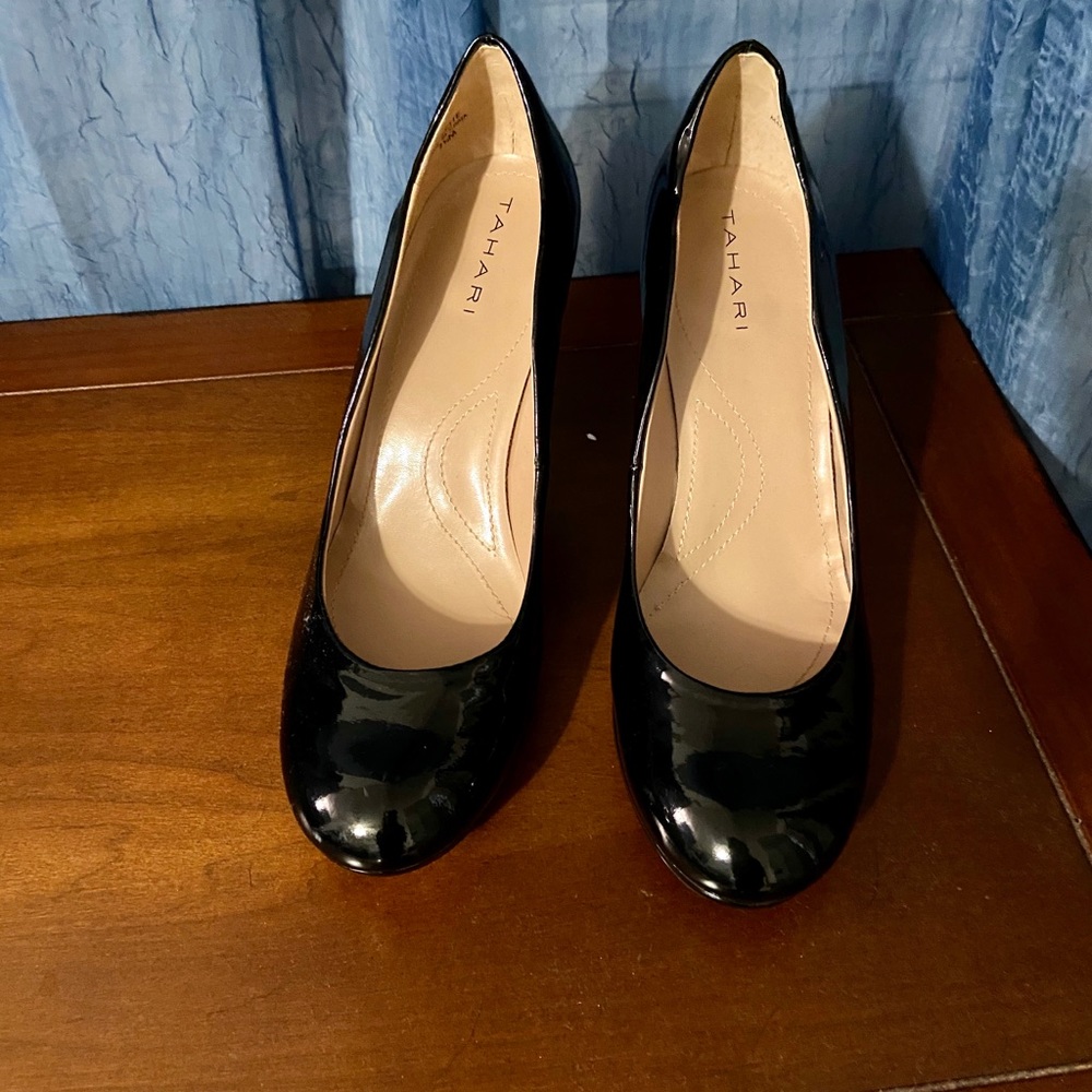 Patent leather high heel